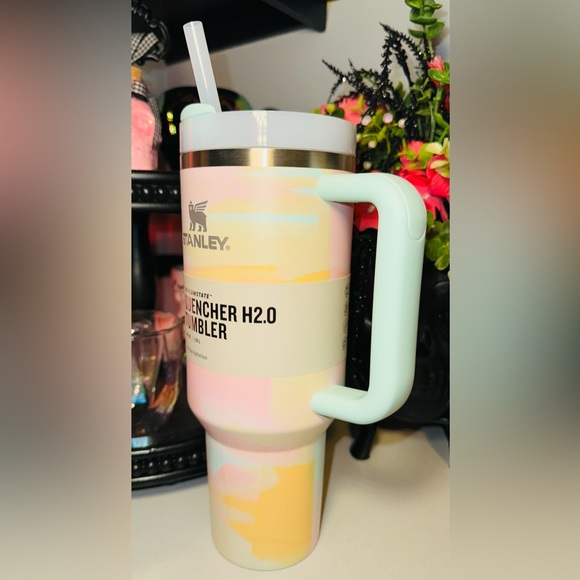 *SOLD* Stanley The Clean Slate Warm Serene Brushstrokes 40 oz Quencher Tumbler - Picture 4 of 12